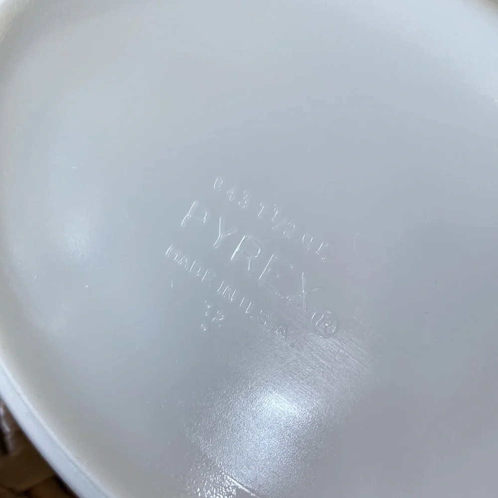 Vintage Pyrex 1.5 Qt. #32 Casserole With Lid!